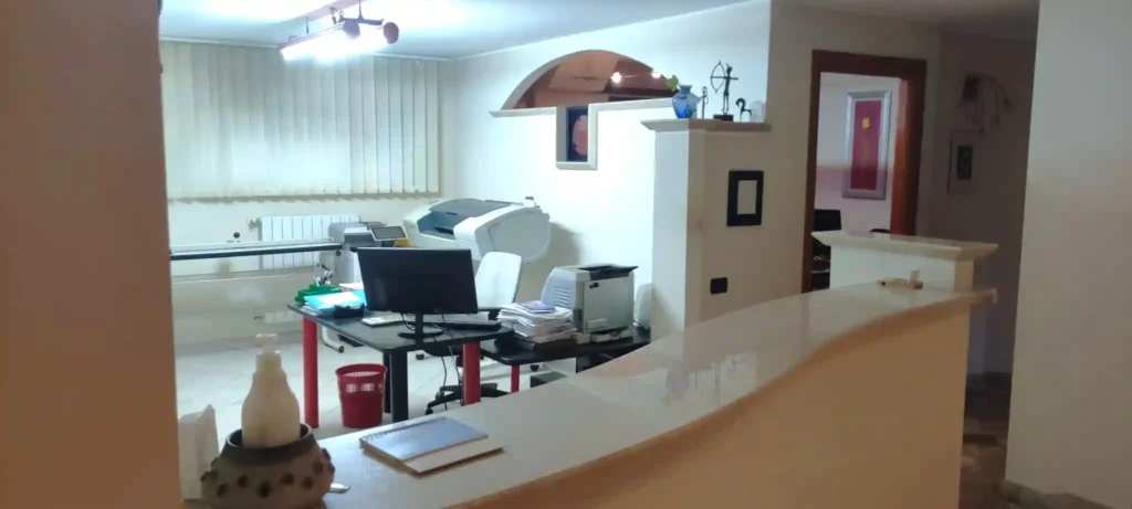 Ufficio di rappresentanza arredato in locazione image 4